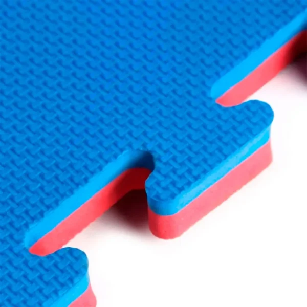 Piso Plancha Eva Tatami 20x1000x1000mm azul/rojo con ensamble. - Imagen 3