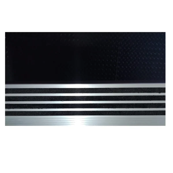 Nariz De Grada Escalera Aluminio-Antideslizante 7,5 cm ancho X 120 cm largo x 5 mm espesor. - Imagen 2