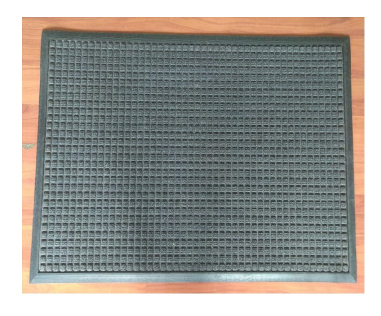 Piso Felpudo Tipo Alfombra Gris/Negro 6 mm Espesor x 600 mm Ancho x 900 mm Largo - Imagen 3