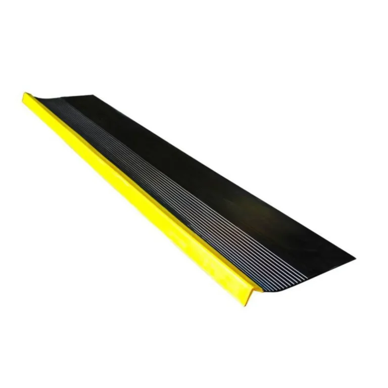 Grada mediano tráfico Bicolor Estriado negro/amarillo 4x300x1500mm importada. - Imagen 2